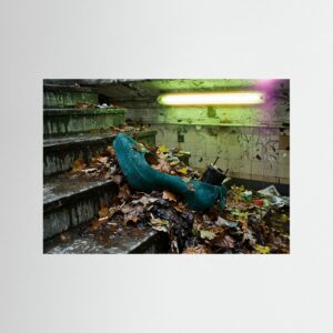 Leinwandbild: Verlorener Schritt im U-Bahn-Schacht – Kunstwerk für modernes Wohnen