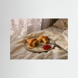 Leinwandbild: Ein halbes Croissant später – Kunstwerk für modernes Wohnen