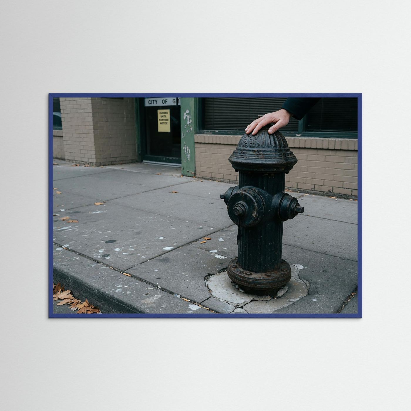 Fotografie Unbeeindruckter Morgen am Hydranten - Raumansicht und Details