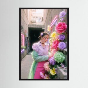 Fine-Art Fotografie: Neonfarbene Andacht im Pastellgewitter – Hochwertiger Kunstdruck