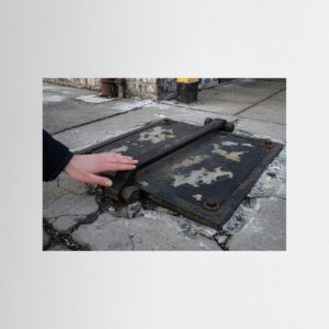 Fine-Art Fotografie: Berührung im schiefergrauen Frost – Hochwertiger Kunstdruck