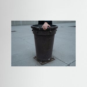 Fine-Art Fotografie: Kälte und Gleichgültigkeit – Hochwertiger Kunstdruck