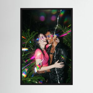 Fine-Art Fotografie: Neon-Fieber im Vulkan-Dschungel – Hochwertiger Kunstdruck