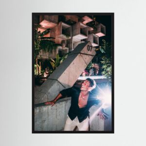 Fine-Art Fotografie: Betonflüstern in tropischer Ekstase – Hochwertiger Kunstdruck