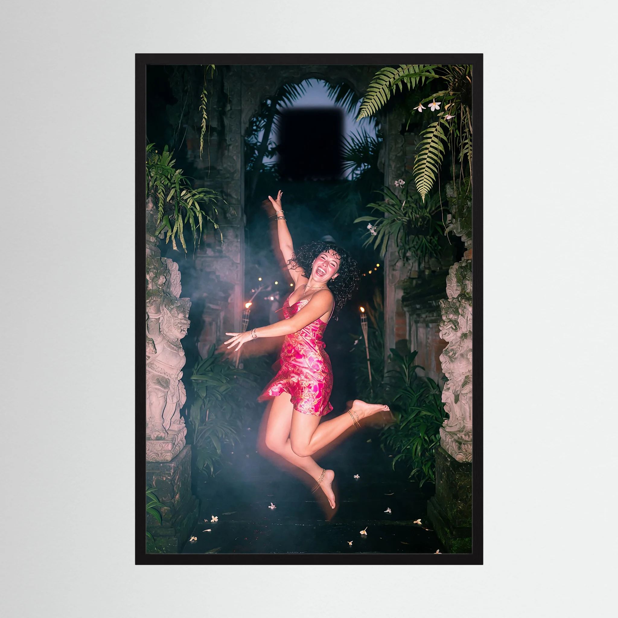 Fine-Art Fotografie: Ekstase im balinesischen Schatten – Hochwertiger Kunstdruck